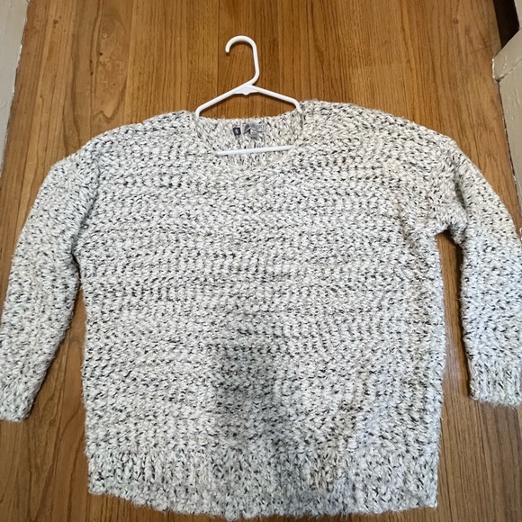 Jennifer Lopez Soft and Cozy Sweater - Picture 3 of 3